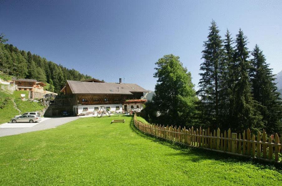 Glinzhof Mountain Natur Resort Agriturismo Innichen Exteriör bild
