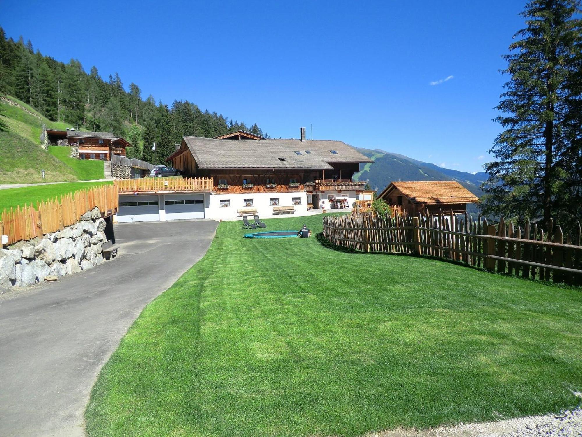 Glinzhof Mountain Natur Resort Agriturismo Innichen Exteriör bild